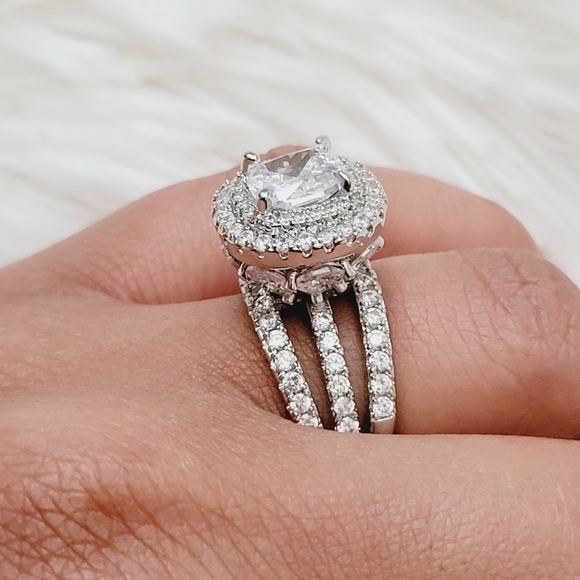 925 Halo Diamond Ring in Sterling Silver - Picture 10 of 12